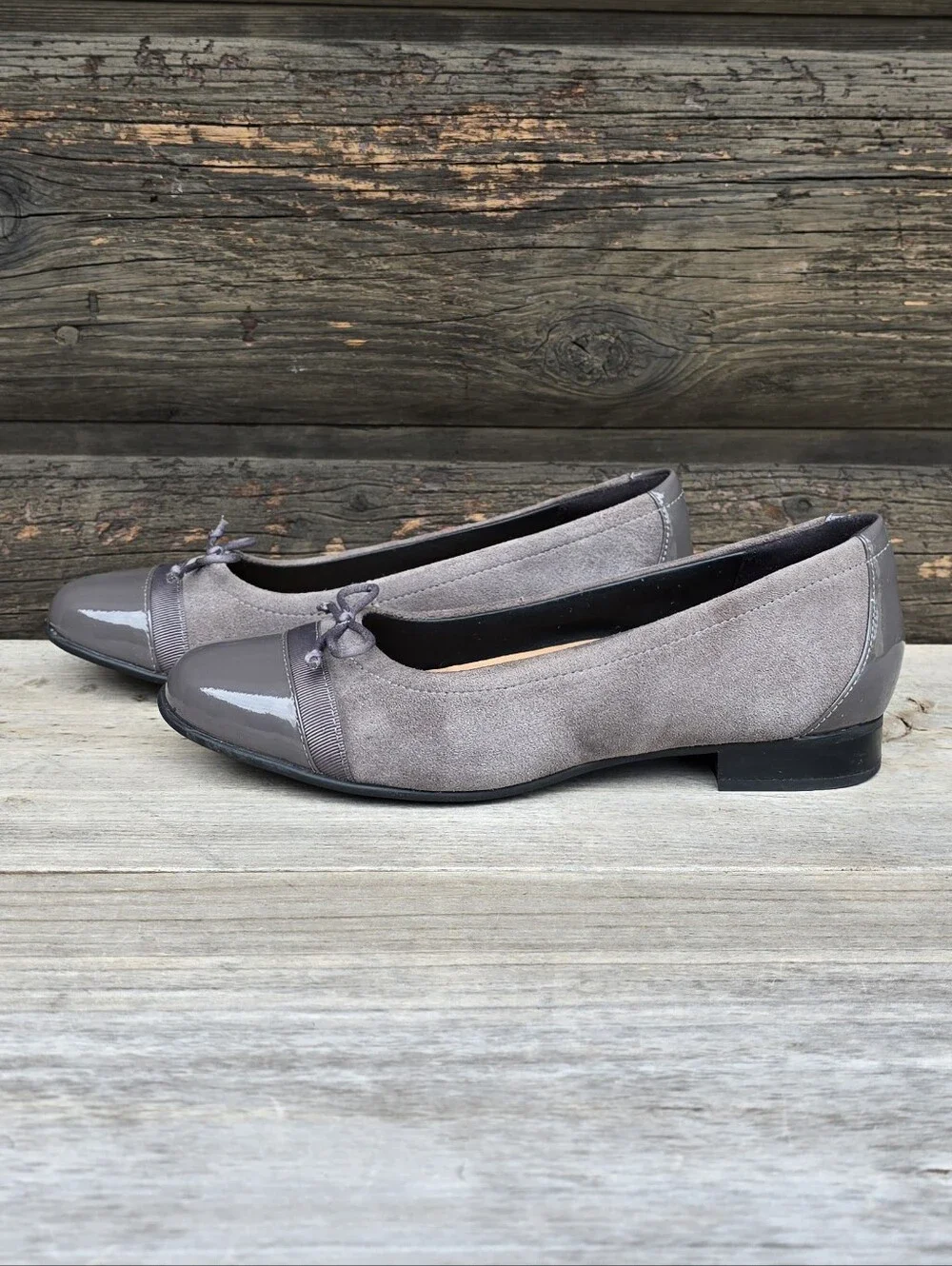 Clarks Unstructured Un Blush Classic Feminine Minimalist Capped Toe Ballet Flats